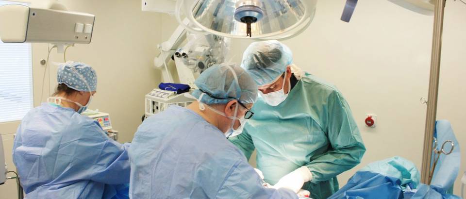 Specijalna bolnica Medico 3 Ravnatelj tijekom operacije