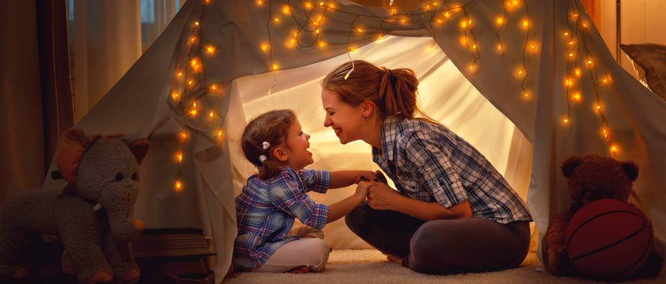 mama i kcer, Shutterstock 562342009