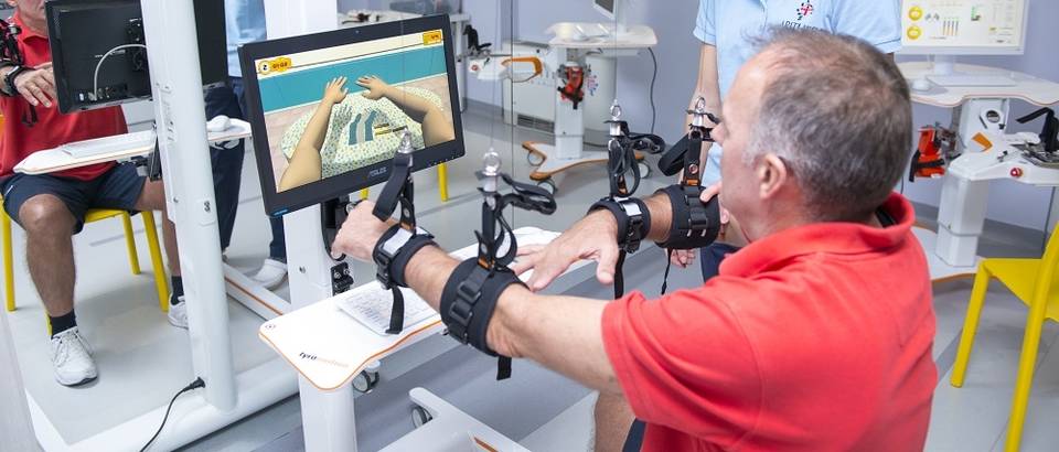 14 ARITHERA Rehabilitacija ruke i ramena Robotski uredaj DIEGO
