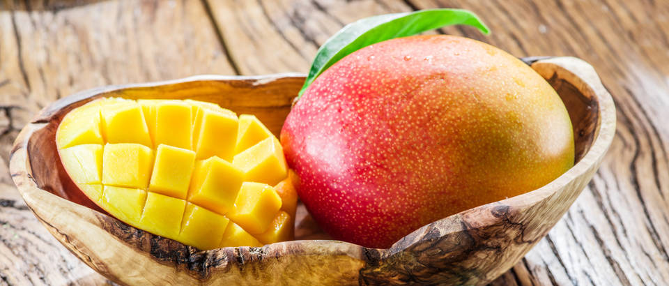 mango Shutterstock 385801849