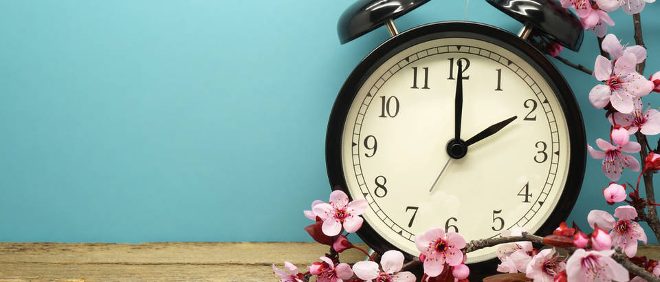Sat proljeće računanje vremena shutterstock