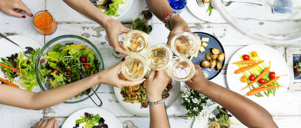 Hrana ručak prijatelji shutterstock