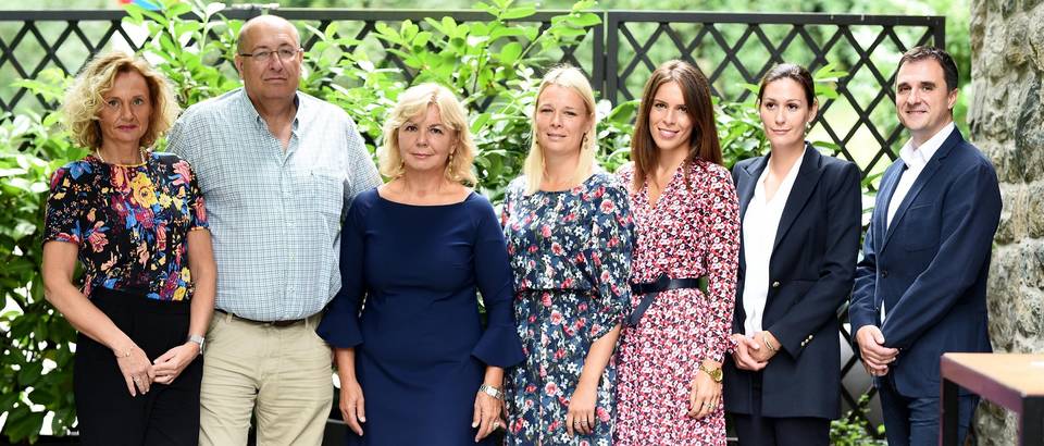 Martina Perharič (Medis), Prof. dr. sc. Nenad Karanović, Prof. dr. sc. Marina Ivanišević, Maja Rusan (pacijentica), Dr. sc. Marina Labor, Marija Delimar Medis), Vladko Borić (Medis)