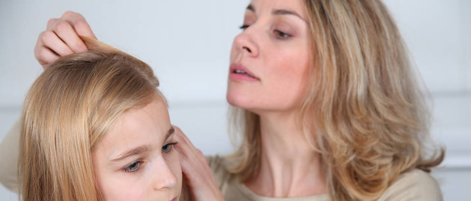 usi u kosi, Shutterstock 69235237