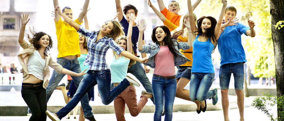 veseli ljudi, Shutterstock 147684110