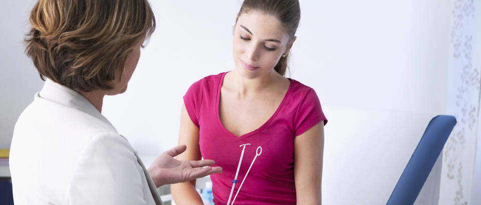 Ginekolog doktor liječnik žena shutterstock 181677254