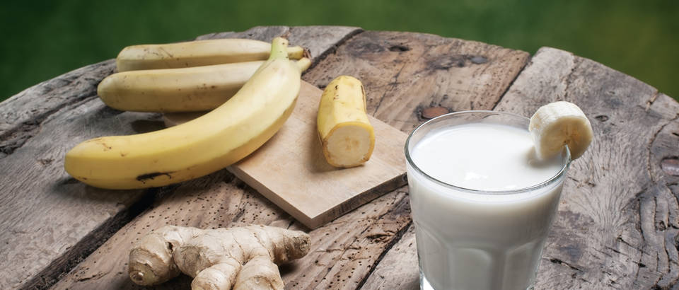 Smoothie banana đumbir shutterstock