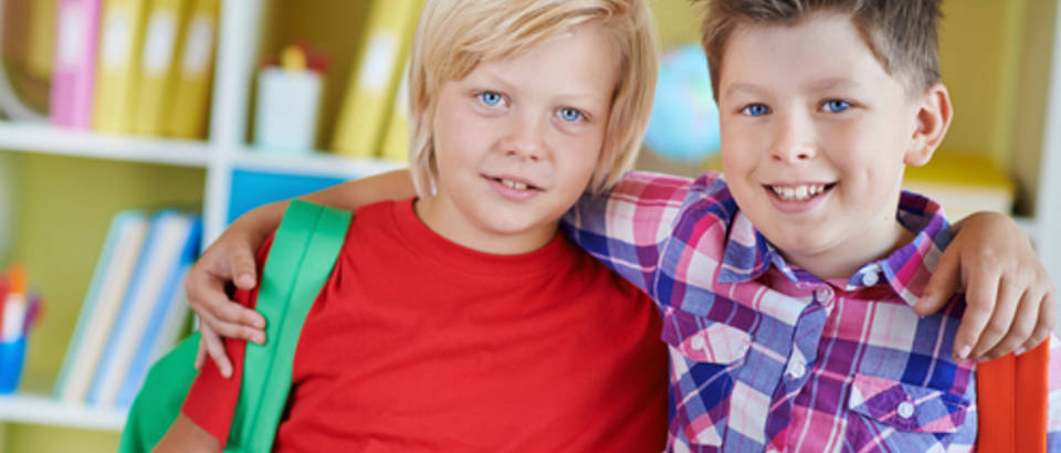 prijatelji, skola, shutterstock