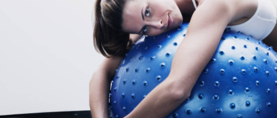 vjezbanje-zena-pilates-fitness