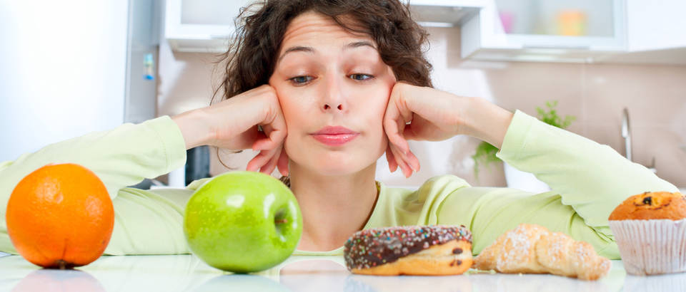 Dijeta kalorija kolači voće shutterstock 160203056
