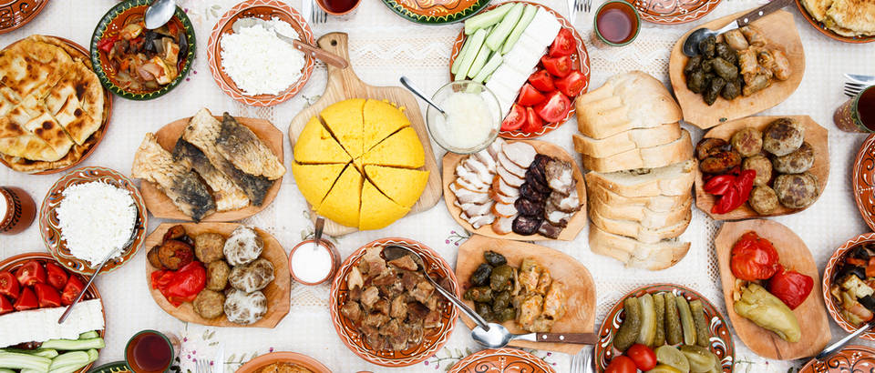 Hrana, stol, jelo, Shutterstock 217542331
