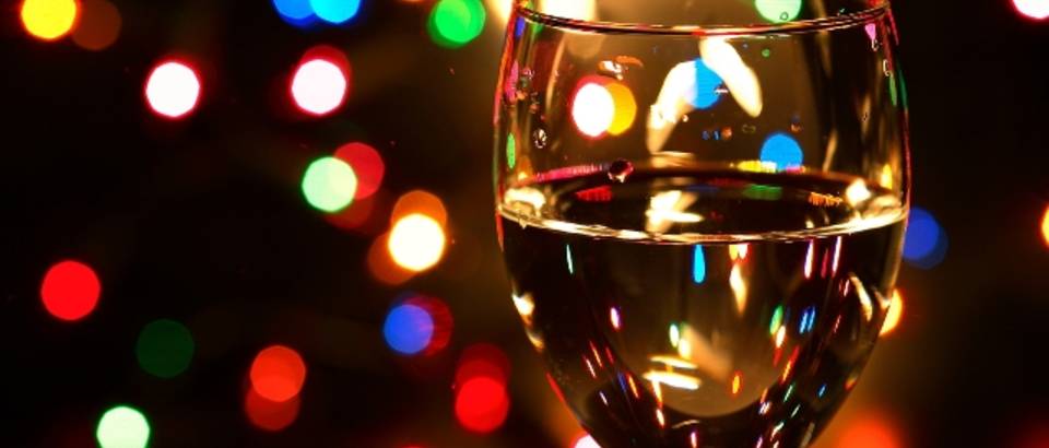 casa, sampanjac, alkohol, nova godina, bozicne lampice, bozic