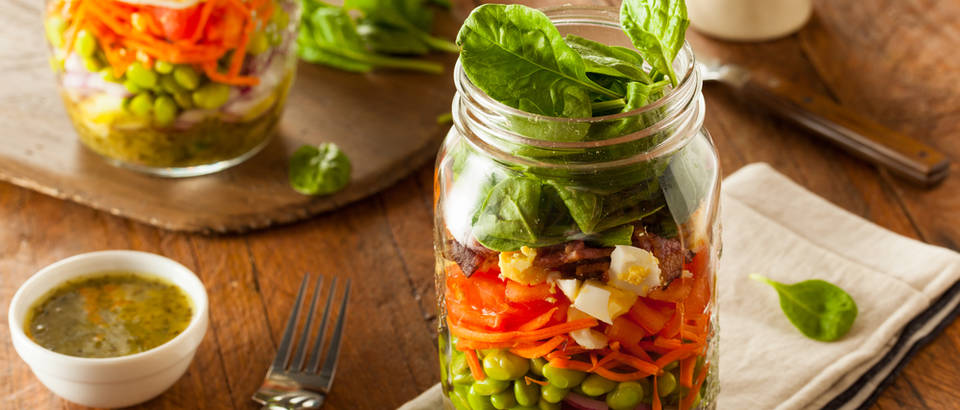 Staklenka salata povrće obrok shutterstock 303404693