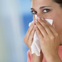 prehlada, gripa, smrcanje, brisanje nosa, maramica, rupcic