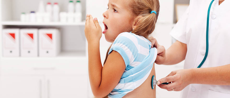 Kašalj, pregled, doktor, dijete, pluća, Shutterstock 115186060