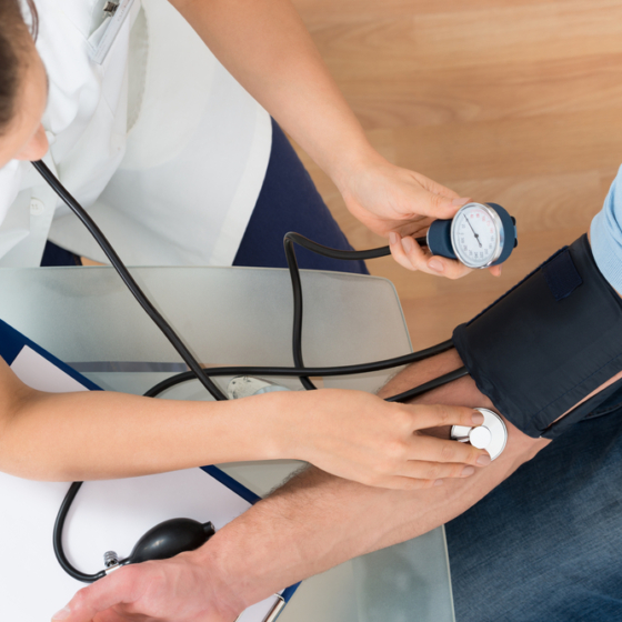 Kontrola tlaka ne svodi se samo na lijekove; promjene životnih navika mogu biti jednako, a ponekad i moćnije oružje u ovoj borbi